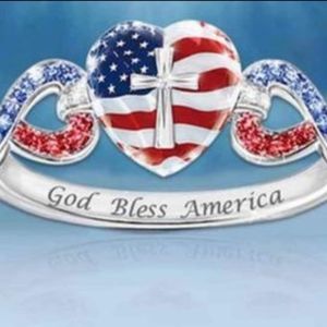 Beautiful Sterling Silver America 🇺🇸 Diamond Crystal Ring